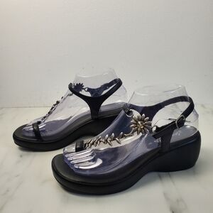 Seychelles Dayzee Leather Wedge Sandals Metal Daisy Flower Chain